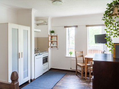 Studio Flat, Mapesbury Lodge, NW2