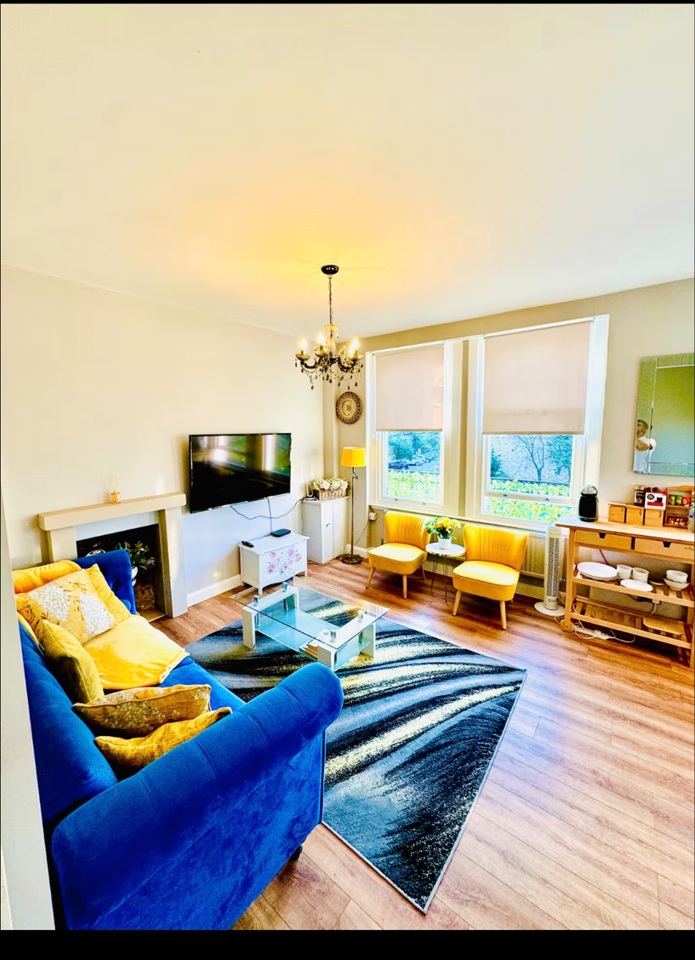 2 Bed Flat, Talgarth Road, W14, N1 7GU