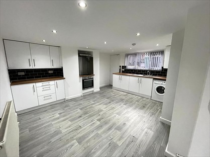 2 Bed Terraced House, Arthington View, LS10