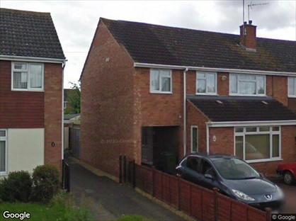4 Bed Semi-Detached House, Bramley Road, GL20