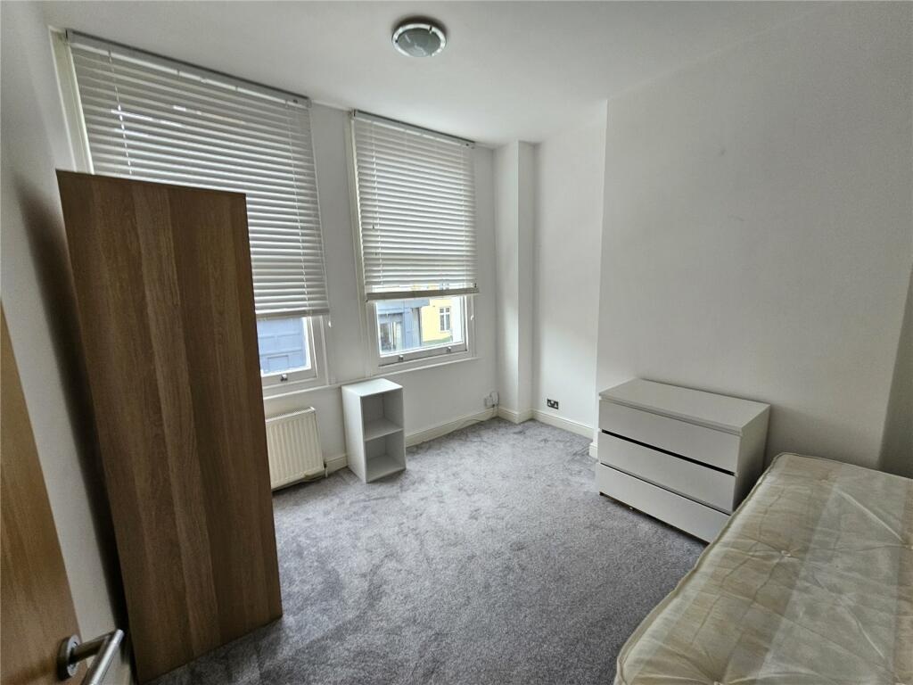 2 Bed Flat, Heyford Terrace, SW8 photo 4