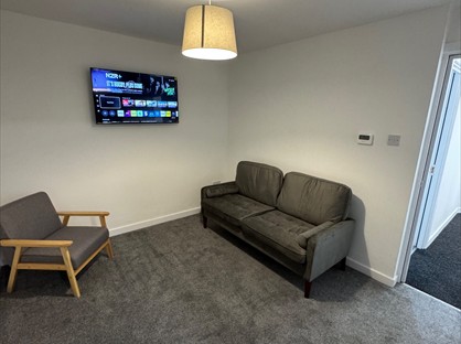 Room in a Shared House, Wallace Avenue, L36