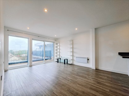 1 Bed Flat, Queens Moat House, RM1