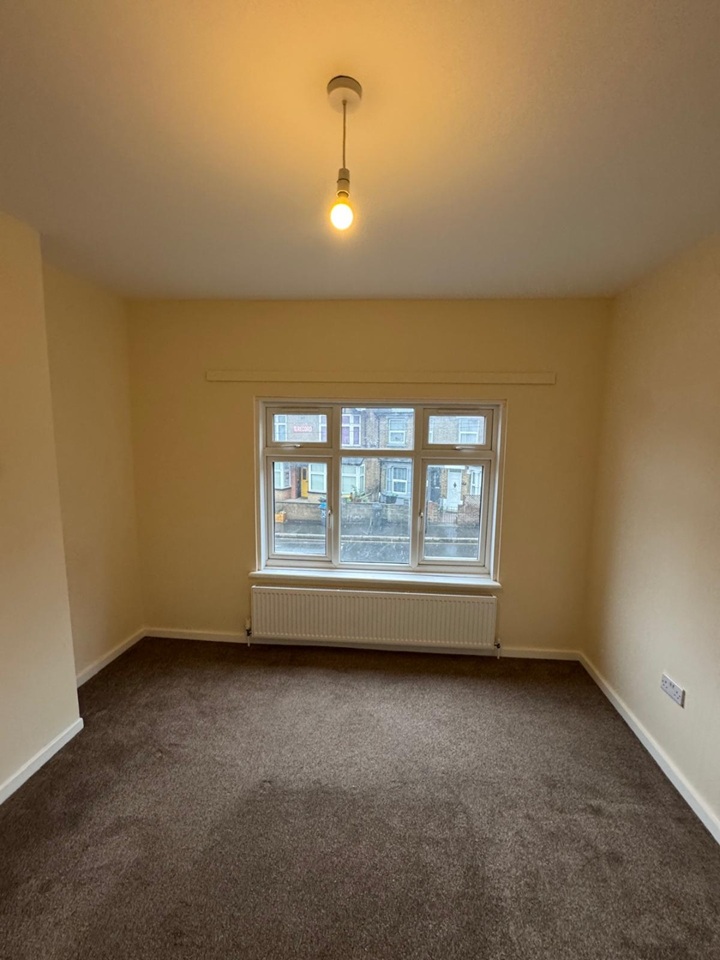 Croydon - 2 Bed Semi-Detached House, Queens Road, CR0 - To Rent Now for ...