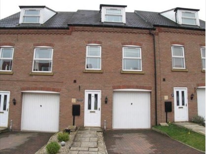 3 Bed Terraced House, Stocking Way, LN2