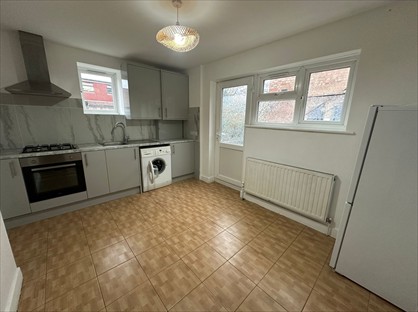 3 Bed Flat, Ealing Park Mansions, W5