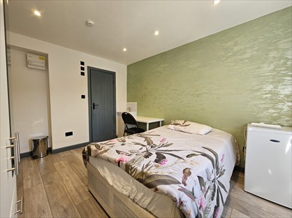 Studio Flat, Wheatley Crescent, UB3