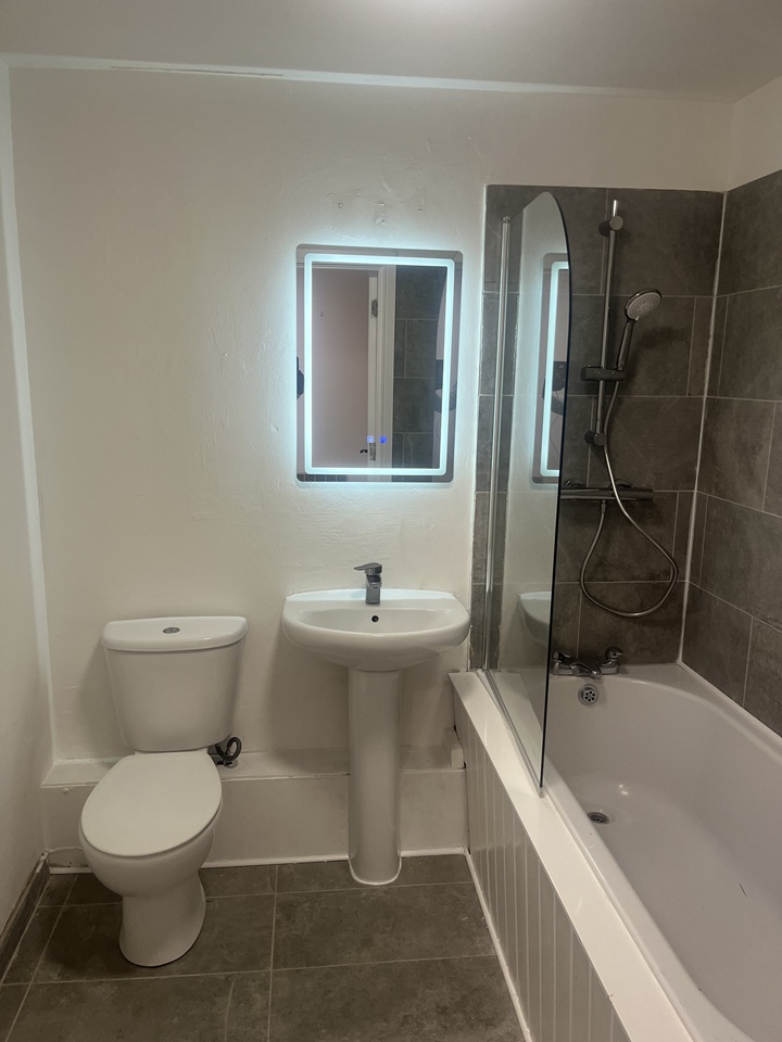 Additional image 2 of Room in a Shared Flat, Lincoln Gate, M4, N1 7GU