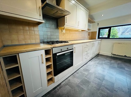 3 Bed Semi-Detached House, Carr Hill Grove, LS28