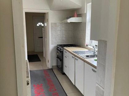 5 Bed Semi-Detached House, Hampshire Avenue, SL1