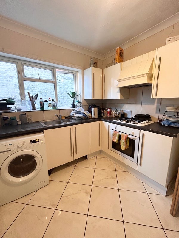 Additional image 4 of Room in a Shared House, The Polygon, SO15, N1 7GU