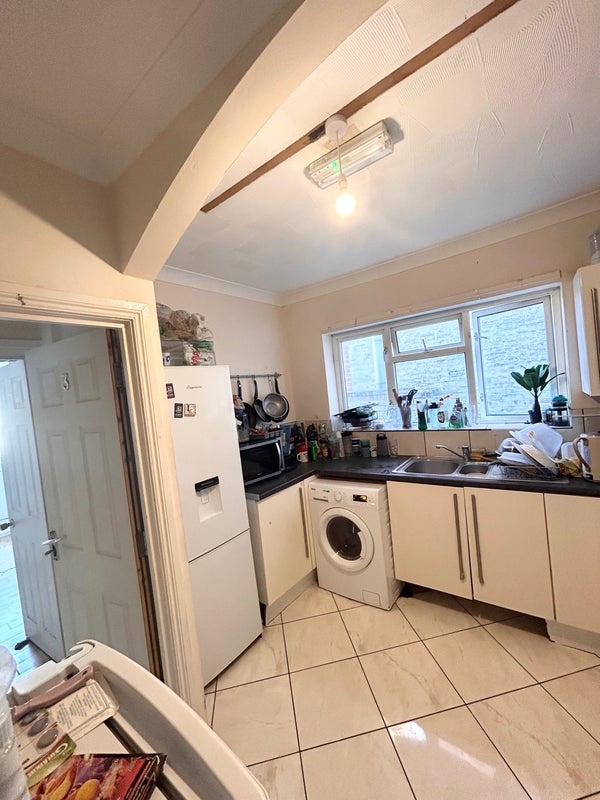 Additional image 5 of Room in a Shared House, The Polygon, SO15, N1 7GU