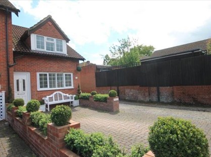 2 Bed End Terrace, The Avenue, GU30