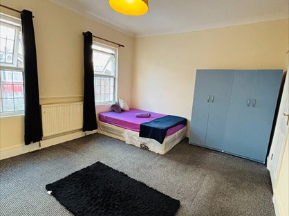 Room in a Shared House, Massive Double Room In Streatham, SW16