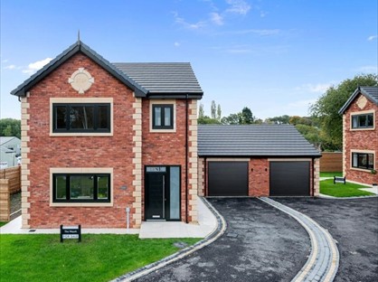 3 Bed Detached House, Bentley Gardens, BL8