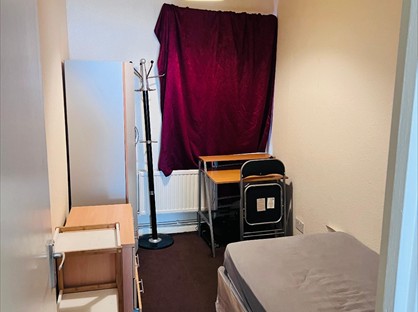 Room in a Shared Flat, Hindley House, N7