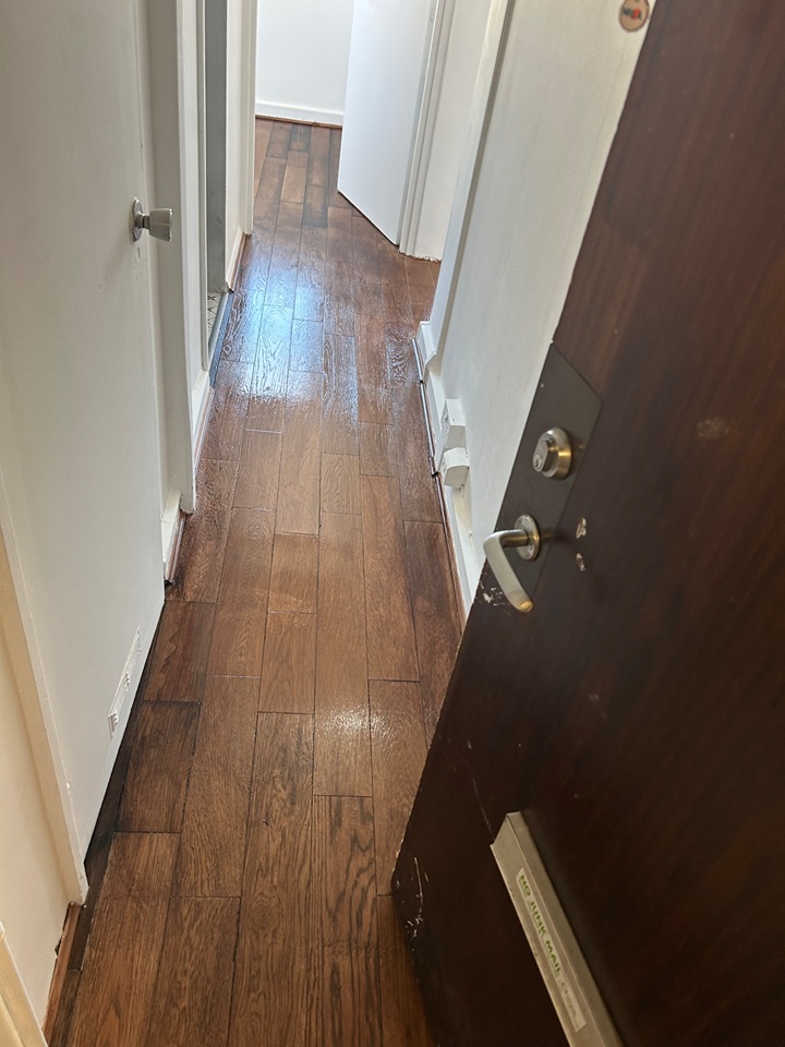 2 Bed Flat, Francis Chichester Way, SW11 photo 2