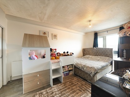 3 Bed Flat, South Street, RM1