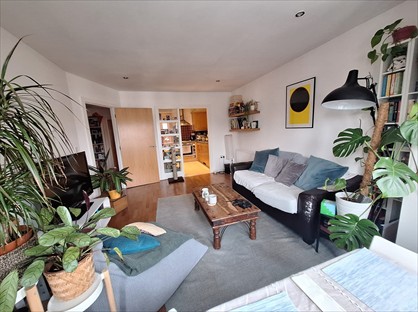 2 Bed Flat, Nell Lane, M21