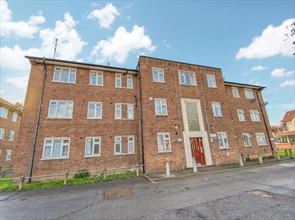 3 Bed Flat, Budoch Drive, IG3