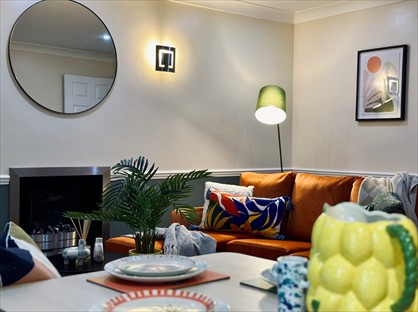 3 Bed Semi-Detached House, Whitehill Lane, DA12