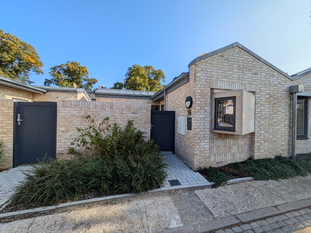 2 Bed Semi-Detached House, Elm St, CB1, N1 7GU