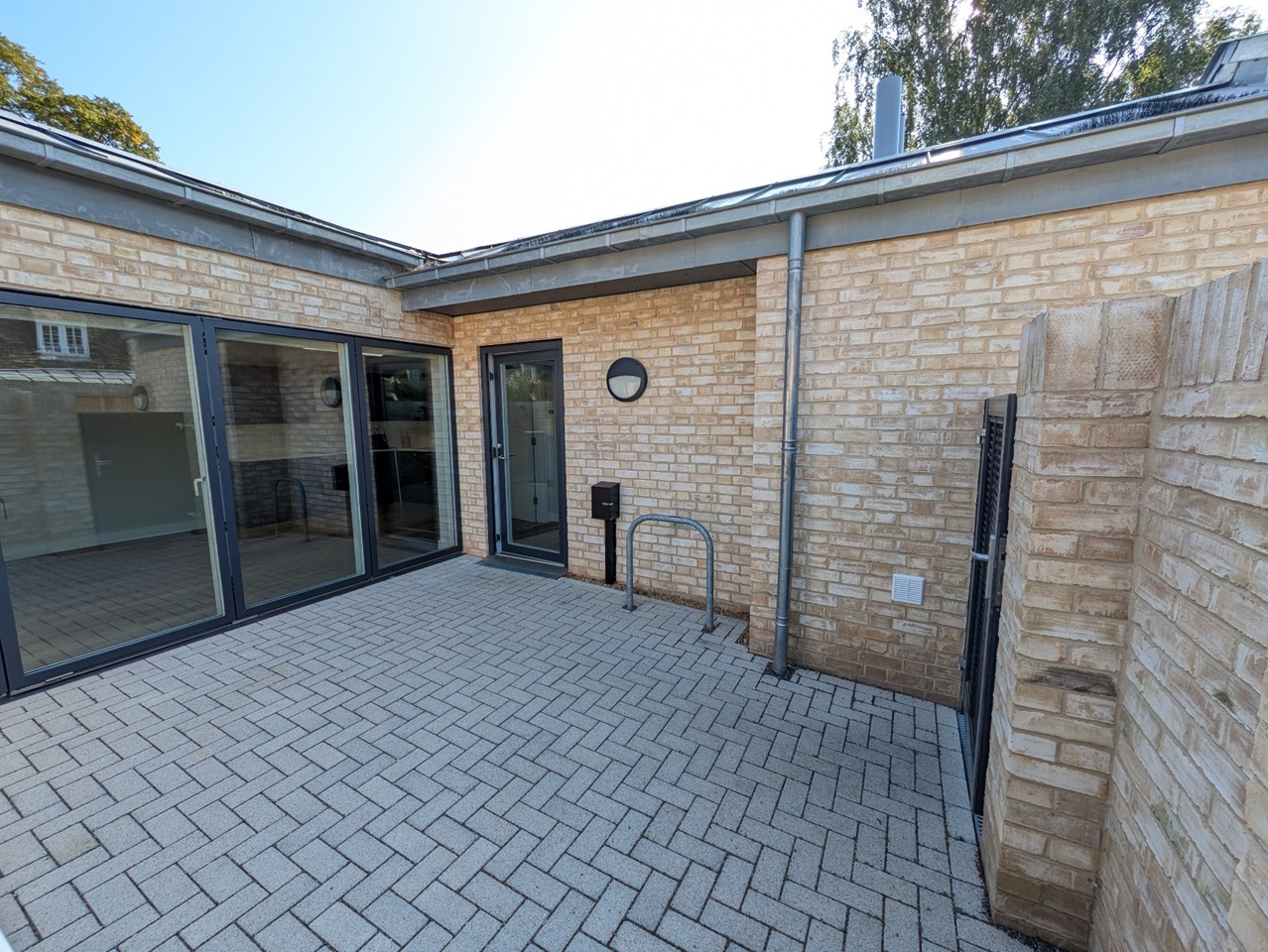 Additional image 2 of 2 Bed Semi-Detached House, Elm St, CB1, N1 7GU