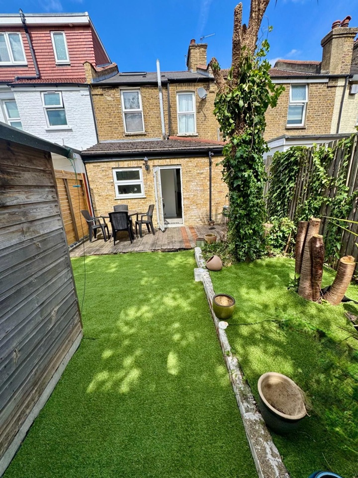 London - 2 Bed Terraced House, Dane Road, SW19 - To Rent Now for £2,500 ...