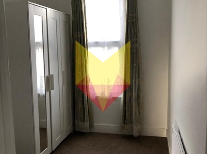 Room in a Shared House, Charlbury Gardens, IG3