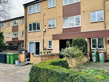 2 Bed Flat, Vintners Close, PE3