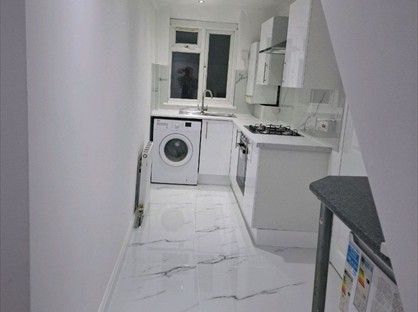 1 Bed Flat, Lansbury Drive, UB4