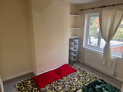 Room in a Shared House, Orchard Road, TW4