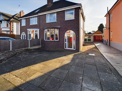 3 Bed Semi-Detached House, Highfield Grove, ST17