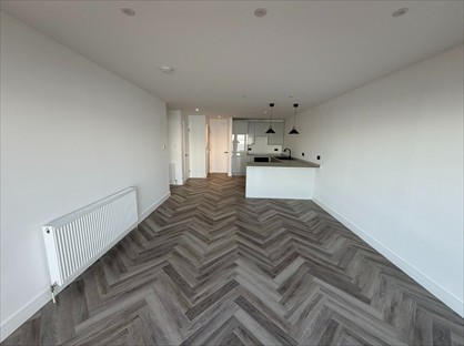 2 Bed Flat, New Street, EH21