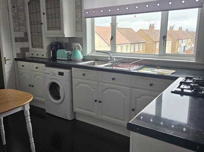 2 Bed Flat, Chisholm Place, FK3