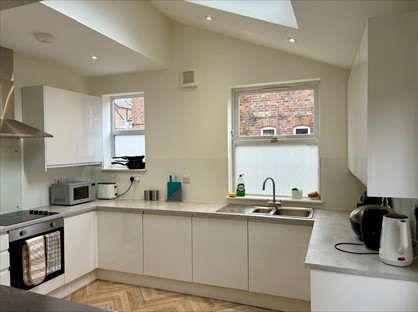 6 Bed Semi-Detached House, Lenton Boulevard, NG7