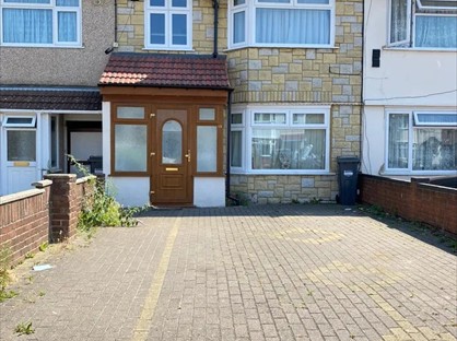 4 Bed Terraced House, Berkeley Avenue, TW4