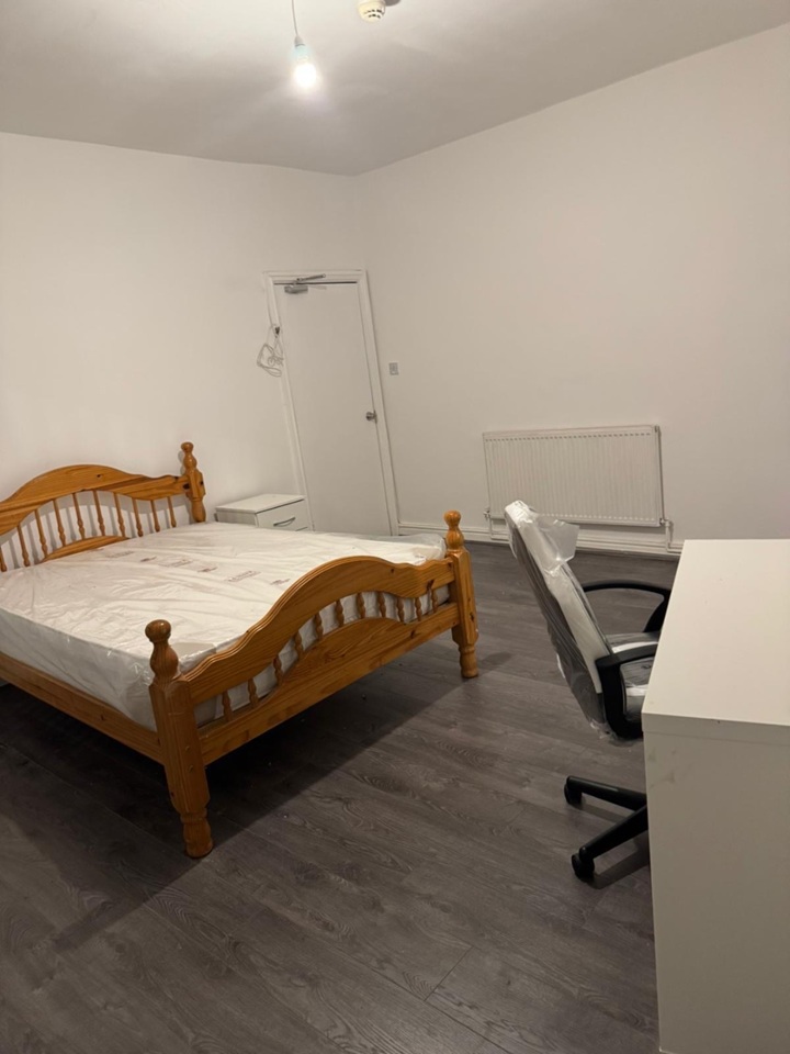 1 Bed Flat, Burley Street, LS3