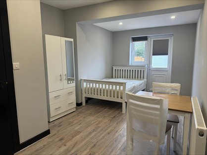 Studio Flat, Niederwald Road, SE26