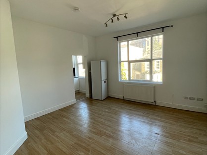 2 Bed Flat, Oakfield Road, CR0