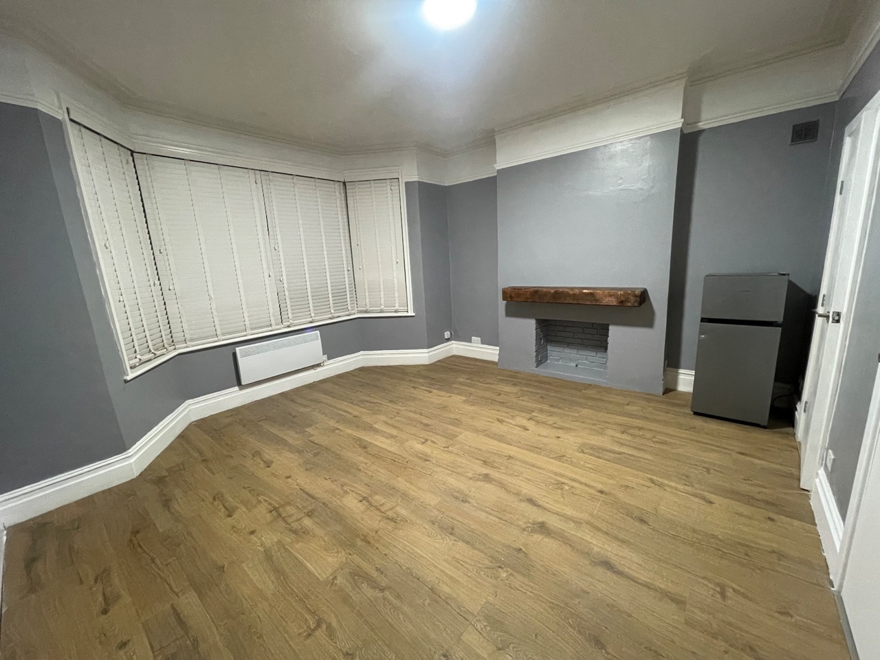 Harrow - Studio Flat, Harrow View, HA1 - To Rent Now for £1,310.00 p/m