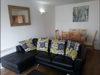 2 Bed Flat, Chertsey Road, GU21