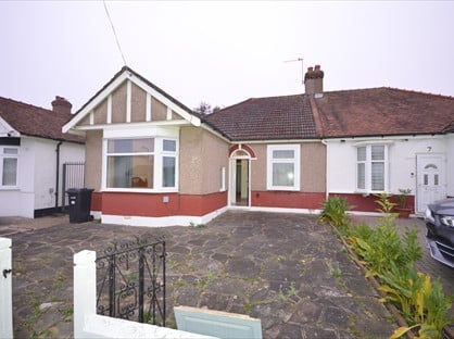 3 Bed Bungalow, Kelston Road, IG6