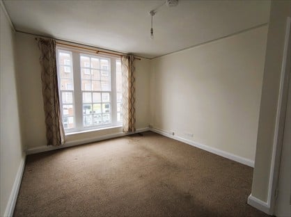 2 Bed Flat, Crendon Street, HP13