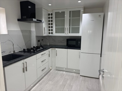 Studio Flat, Hadrian Way, TW19