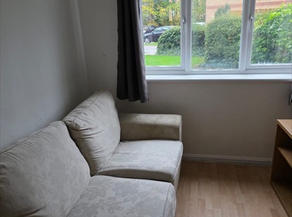 1 Bed Flat, Dehavilland Close, UB5