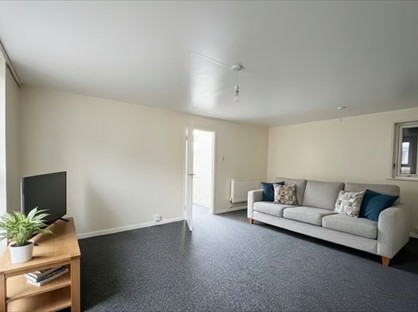 3 Bed Semi-Detached House, Heathway, UB2