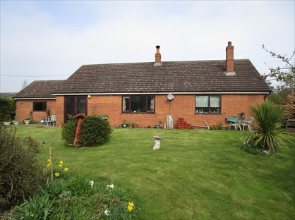 3 Bed Bungalow, Middlegate Lane, DN38