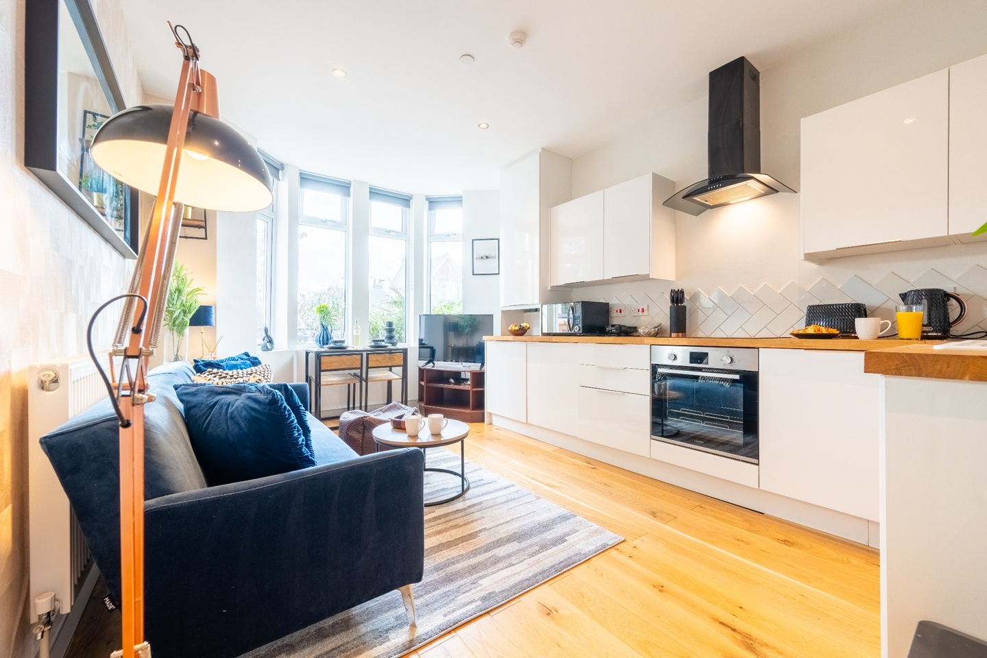 1 Bed Flat, Merches Gardens, CF11, N1 7GU