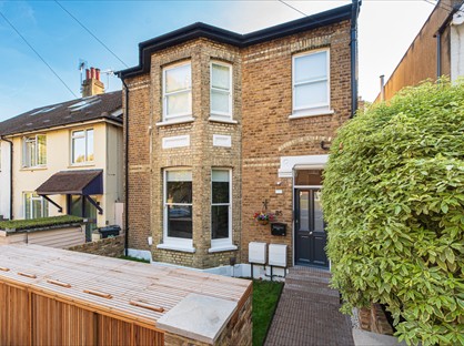 3 Bed Flat, Connaught Road, TW11